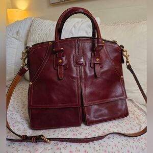 Like New Dooney & Bourke Florentine Clayton Satchel